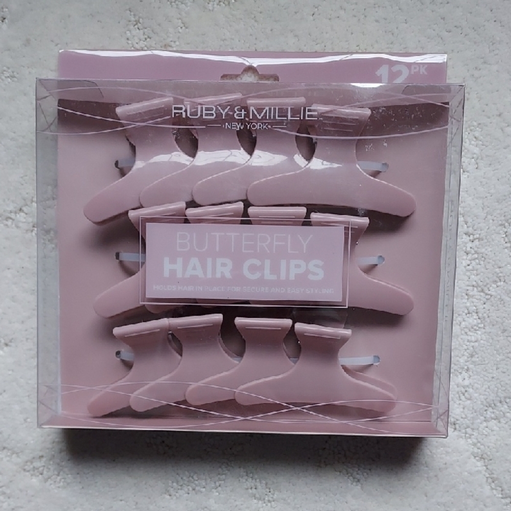 Ruby & Millie Pale Pink Hair Styling Clips in Sleek Design